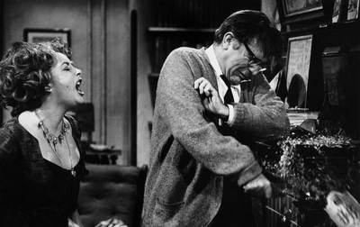 Semana del Día Internacional del Teatro  CICLO DE LAS TABLAS A LA PANTALLA  Película: ¿QUIÉN LE TEME A VIRGINIA WOOLF? de Mike Nichols.  Fecha: Jueves, marzo 30 de 2017 Lugar: Sala 218 Centro Cultural
