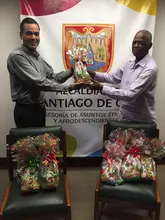 Asesoría de Asuntos Étnicos y Pastas Nuria comparten con las colonias del Pacífico en la novena