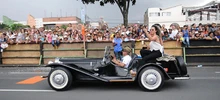 Desfile de Autos Clásicos y Antiguos