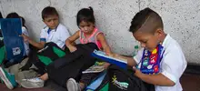 Entrega de kits escolares 