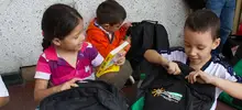 Entrega de kits escolares 