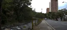 Cierre de vía en el barrio Santa Teresita 6