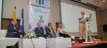 Desde sus anécdotas e inicios como empresario, Armitage aconsejó a Pymes para que sean gestores de empleo, emprendimiento y progreso.1