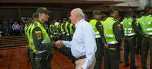 Entrega motos y policía 01