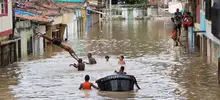Suministro de agua potable y víveres en sectores afectados por alto caudal del río Cauca