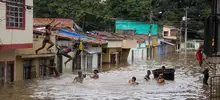 Suministro de agua potable y víveres en sectores afectados por alto caudal del río Cauca