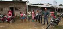 Suministro de agua potable y víveres en sectores afectados por alto caudal del río Cauca