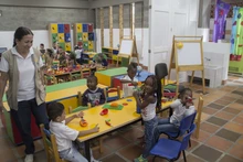 Gobierno Armitage enfoca su programa de inversión social en la educación