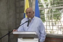  Gobierno Armitage enfoca su programa de inversión social en la educación