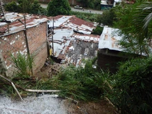 Agua saturó terreno y provocó un deslizamiento de tierra en Alto Aguacatal
