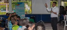 Foto de las visitas del Alcna 18alde y su gabinete a la comuna 18