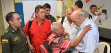 Foto de la visita del Alcalde y su gabinete a la comuna 20