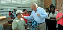 Foto de la visita del Alcalde y su gabinete a la comuna 21