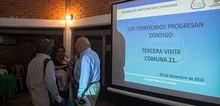 Foto de la visita del Alcalde y su gabinete a la comuna 21