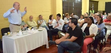 Foto visita del Alcalde y su gabinete a la comuna 22
