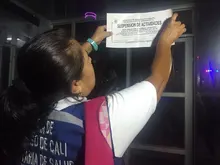Licor fraudulento y tres negocios cerrados deja operativo de inspección, vigilancia y control 1