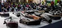 Armas por oportunidades: las fotos de la entrega de más de 40 armas de jóvenes expandilleros
