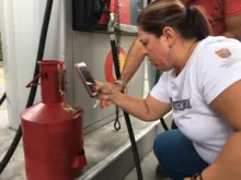 Caleños con garantías de consumo; inspeccionados parqueadero, estación de servicio e hipermercado