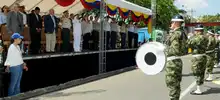 Maurice Armitage dio un mensaje de paz en la celebración del 20 de julio
