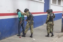 Operativo entre las autoridades golpea tres bodegas del ‘mercado negro’ de autopartes