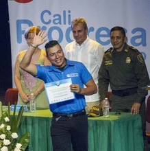 Cali ya cuenta con 351 Taxistas Profesionales Responsables