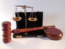 Martillo y Balanza