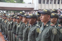 Alcaldía de Cali rinde homenaje a policías asesinados en el país con minuto de silencio