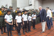Alcaldía de Cali rinde homenaje a policías asesinados en el país con minuto de silencio