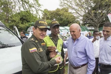 Alcaldía de Cali entregó millonario equipamiento a la Policía