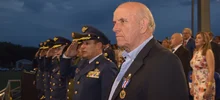 Alcalde Maurice Armitage recibe condecoración en el cumpleaños 84 de la Emavi