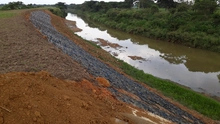 Con trabajo de alta tecnología, blindan orillas del río Cauca para evitar inundaciones en Cali 