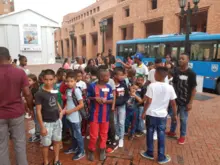 Con 120 niños del extremo sur de la ciudad, arribó la ruta navideña al Teatro Municipal