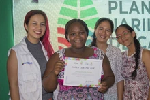 115 microempresarios reasentados por el Plan Jarillón de Cali, recibieron su certificación por haber participado en  el programa de mejoramiento empresarial 