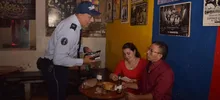 Movilidad realiza campañas nocturnas de seguridad vial en discotecas de Cali