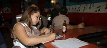 En Cali, autoridades cierran dos establecimientos por malas condiciones de salubridad y licor vencido