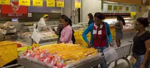 Arroz, aceite y carne los principales productos que llevaron las víctimas del conflicto armado con sus bonos de alimentación.