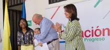 Alcalde Armitage entrega dos instituciones educativas más en las comunas 4 y 9