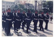 Agentes de tránsito con uniforme de gala, 1996