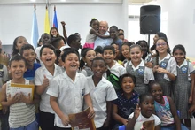 Alcalde entregó dos bibliotecas públicas que se convertirán en clubes culturales para la paz