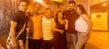 Al son de la salsa, más de una taconeó en Jueves del Samán 