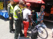 Toma preventiva de la policía en el centro de Cali