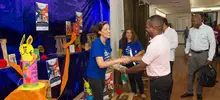 En abril  Dona un Cuento para los Niños de Primera Infancia