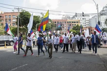 Con una marcha masiva la alcaldía de cali conmemora el día de las víctimas 