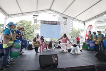 Con una marcha masiva la alcaldía de cali conmemora el día de las víctimas 