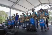 Con una marcha masiva la alcaldía de cali conmemora el día de las víctimas 