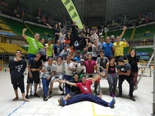 Espectacular acogida de jóvenes de Cali al entreno masivo de Parkour