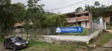 Gobierno de Japón visitó instituciones educativas a las que donará mobiliario estudiantil