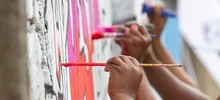 Jóvenes de la comuna 14 le apuestan a la paz y plasman su deseo en un mural