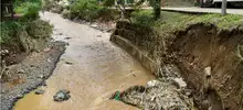 Alcaldía de Cali atiende comunidad afectada por creciente del río Aguacatal