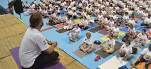 Más de 350 personas conectaron mente, cuerpo y espíritu en el Día Internacional del Yoga